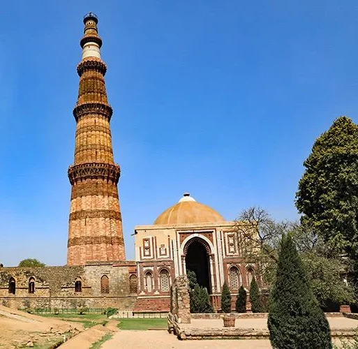 Delhi Attractions - Qutub Minar New Delhi